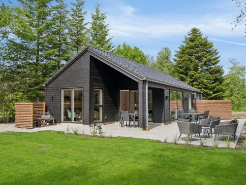 Øer Strand House | Holiday Home Laina - 250m from the sea by Interhome