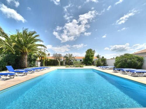 Cheray House | Holiday Home Le Moulin de la Filasse by Interhome