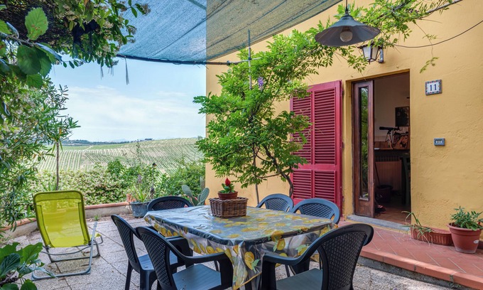 Spicchio-Sovigliana House | Holiday Home 'Leccio Relax Con Vista' with Private Garden, Wi-Fi and Air Conditioning