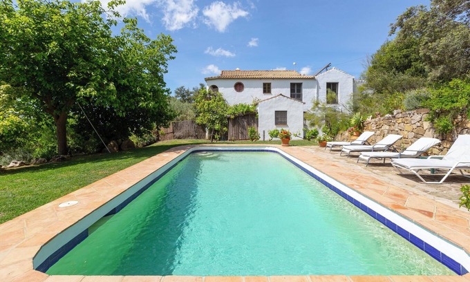 Gaucin House | Holiday Home "Los Algarrobos Gaucin" with Mountain View, Pool, Balcony & Terrace