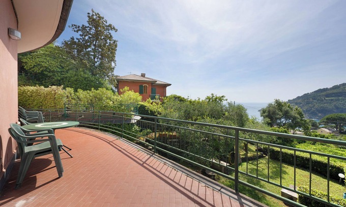 Bonassola House | Holiday Home 'Lucio' with Sea View, Shared Terrace and Wi-Fi