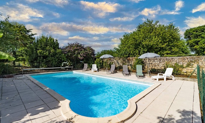 Le Cler House | Holiday Home 'Maison En Pierre Piscine Clim' with Private Pool, Wi-Fi and Air Conditioning