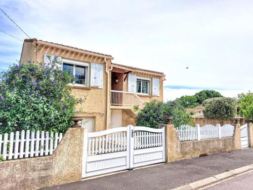 Coursan House | Holiday Home Maison Valandon by Interhome
