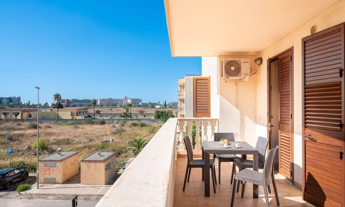 Castromediano House | Holiday Home 'Manuela' with Balcony, Wi-Fi and Air Conditioning