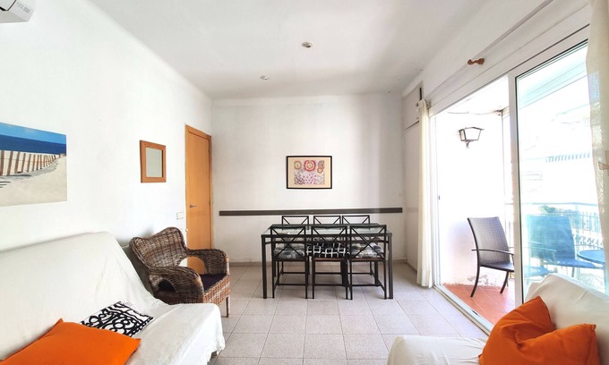Sitges Town Center House | Holiday Home 'Maribeach3' with Private Terrace, Wi-Fi and Air Conditioning