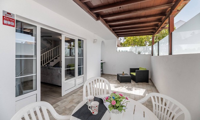 Playa Honda House | Holiday Home 'Melani, Sea and Relax' with Private Terrace