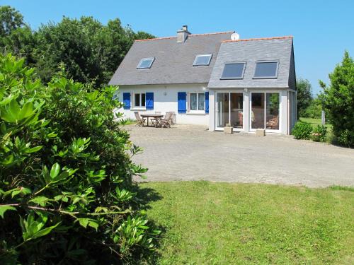 Camaret-sur-Mer House | Holiday Home Nature et Mer by Interhome