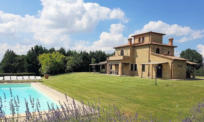 Ranciano House | Holiday Home near Lago di Chiusi with Pool