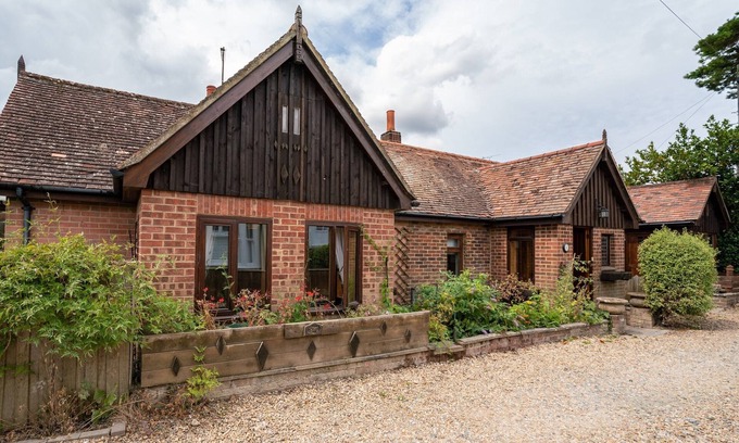 Bembridge Cottage | Holiday Home of Character Bembridge Isle of Wight Close Beach