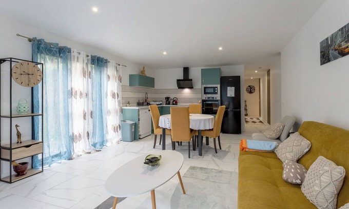 Quimper House | Holiday Home 'Petite Maison Indépendante' with Wi-Fi