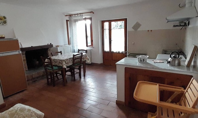 Fauglia House | Holiday Home 'Poggio3' with Shared Pool, Private Garden and Wi-Fi