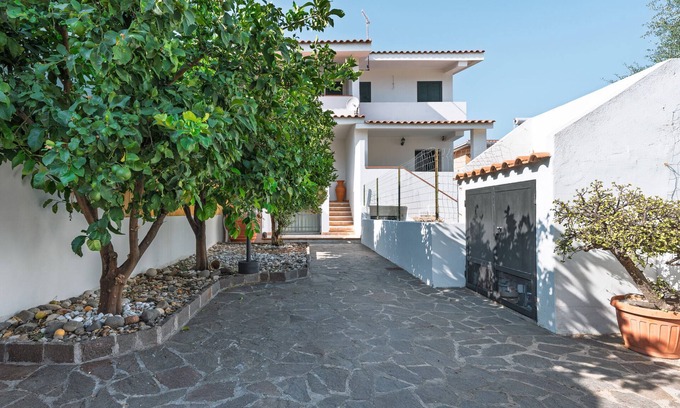 Orosei House | Holiday Home 'Residenza Mediterranea' with Sea View, Garden, and Air Conditioning