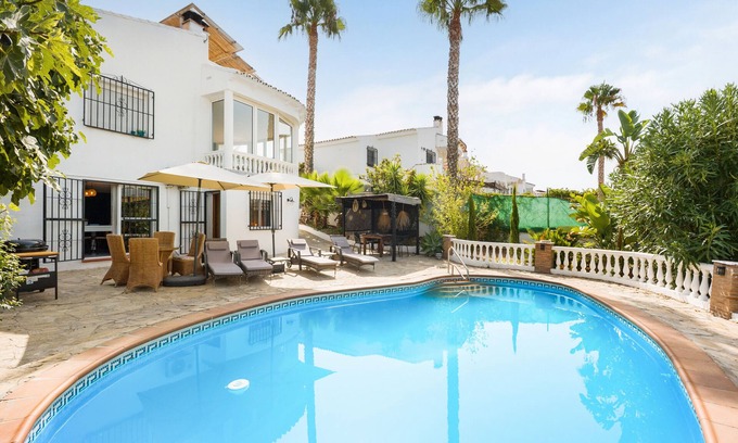 Alcaucin House | Holiday Home 'Serena Vista' with Mountain View, Wi-Fi and Air Conditioning