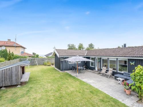 Strøby Ladeplads House | Holiday Home Tenho - 150m from the sea by Interhome
