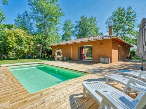 Naujac-Sur-Mer House | Holiday Home Tina by Interhome