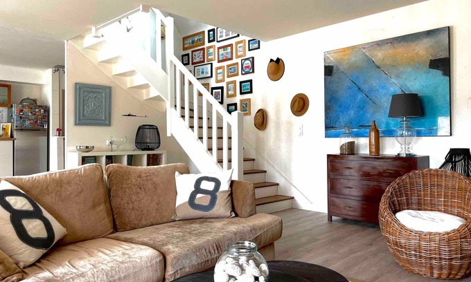 Ploemeur House | Holiday Home 'Ty Glou Maison Charmante' with Private Terrace, Private Garden and Wi-Fi