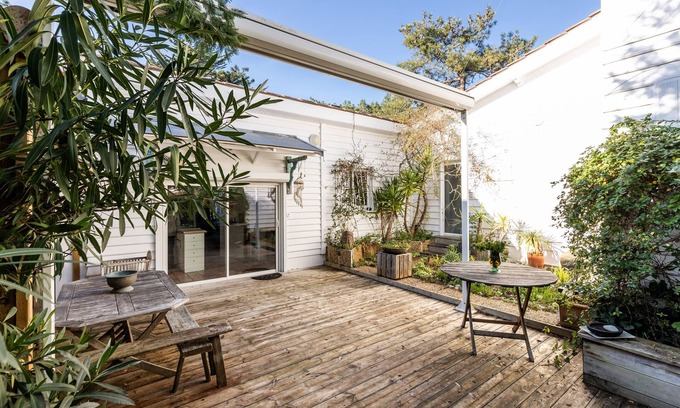 Cap-Ferret House | Holiday Home 'Villa Cap Ferret Phare Ref225' with Private Terrace and Wi-Fi