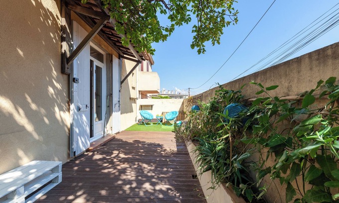 7th Arrondissement House | Holiday Home 'Villa Granier' with Private Terrace, Private Garden and Wi-Fi