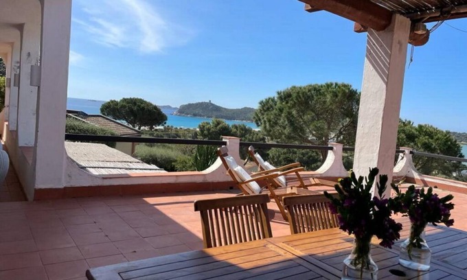 Notteri House | Holiday Home 'Villa Vivina' with Sea View, Private Terrace and Air Conditioning