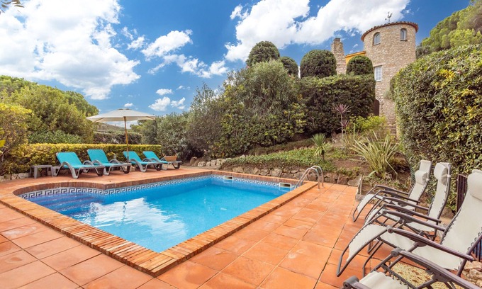 Begur House | Holiday Home 'Villa La Veleta On Costa Brava' with Sea View, Private Pool and Wi-Fi