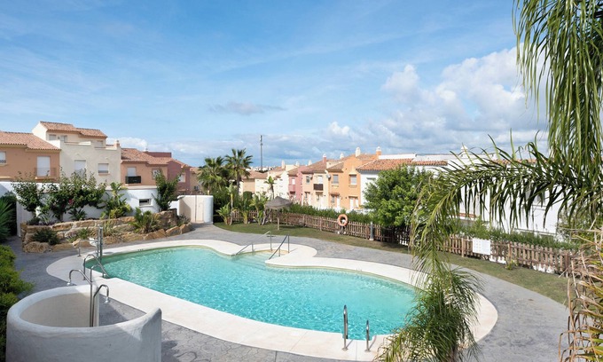 Atlanterra House | Holiday Home 'Villa Miradores' with Shared Pool, Wi-Fi and Air Conditioning