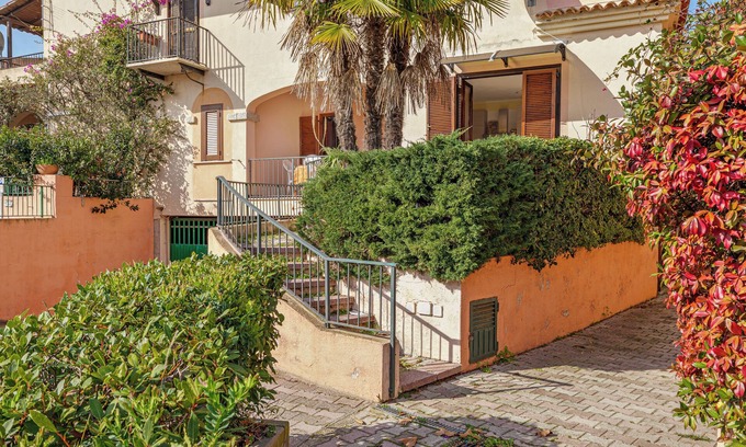 Porto Ottiolu House | Holiday Home 'Villetta A 200 Mt Dalla Spiaggia' with Private Terrace, Private Garden and Balcony