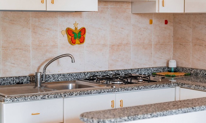 Castiadas House | Holiday Home 'Villetta Fiore Giallo' with Mountain View, Wi-Fi and Air Conditioning