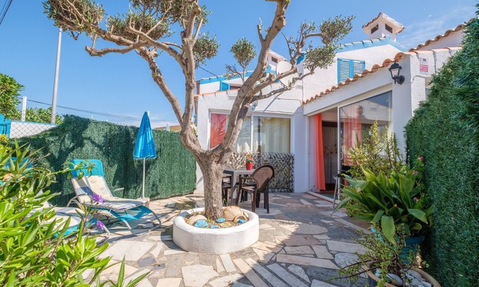 Vinaros House | Holiday Home Vistamar 2 with Sea View, Terrace & Wi-Fi
