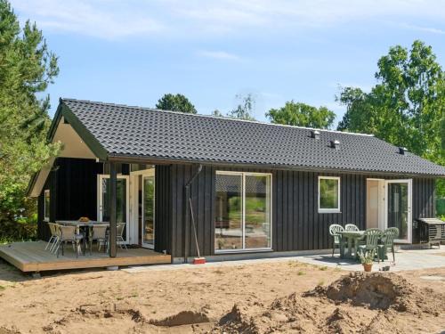 Ordrup House | Holiday Home Vojdan - 600m from the sea by Interhome
