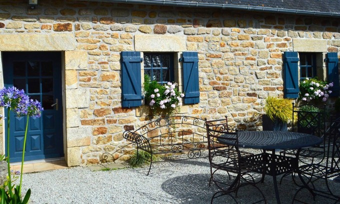 Plonevez-Porzay House | Holiday home with private garden and barbecue