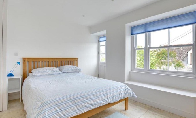 Polruan House | Holiday Home Winker by Interhome