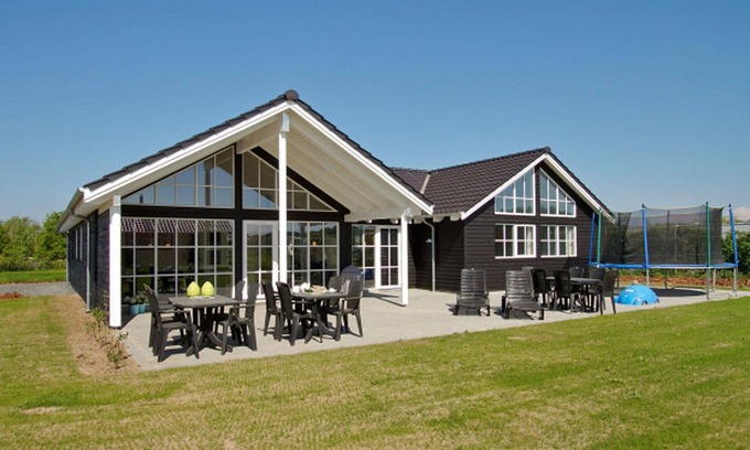 Saksild Strand House | Holiday home with a great plot of land and pool