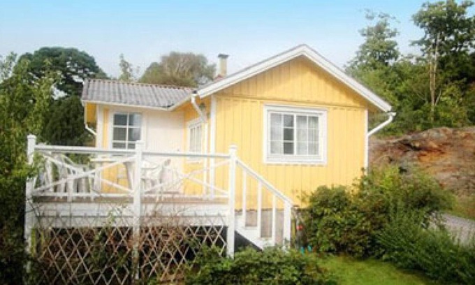 Ljungskile House | Holiday home with a view of the sea in the Bohuslän region