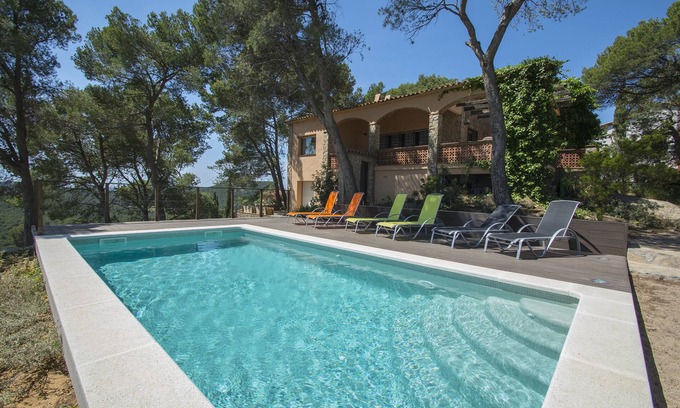 Pals House | Holiday Home with beautiful sea and mountain view for 8-9 persons. Private Pool