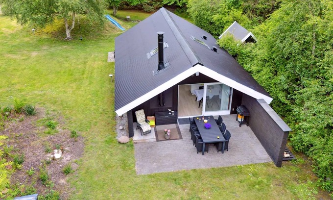 Hurup Thy House | Holiday home with green oasis near the fjord