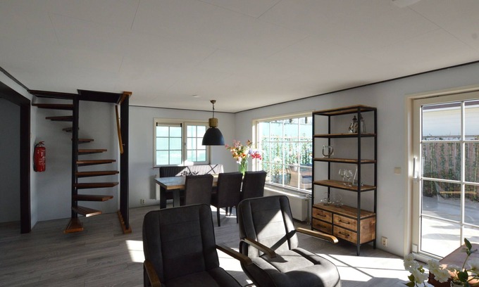 Kaatsheuvel House | Holiday home with sauna and whirlpool