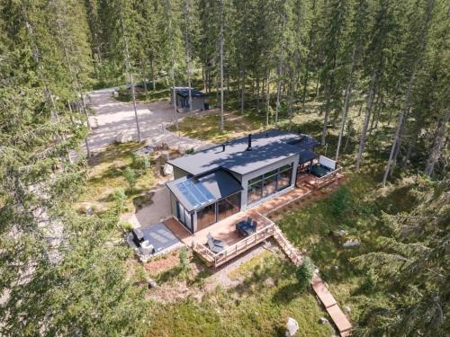 Uurainen Villa | Holiday home with outdoor Jacuzzi and Sauna