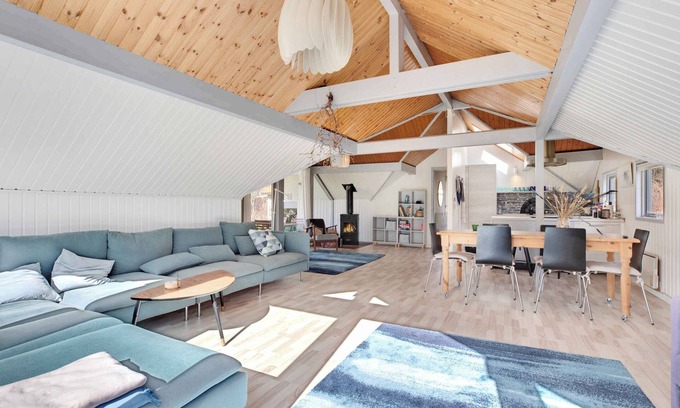 Jægerspris House | Holiday home with wood-burning stove and pavilion