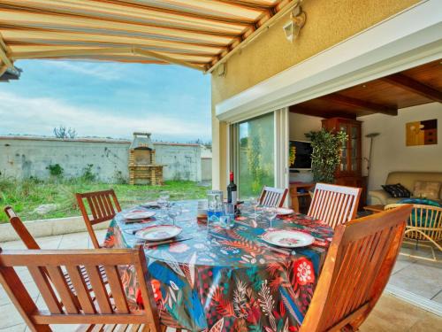 Lacanau-Ocean House | Holiday Home Y Sian Ben by Interhome