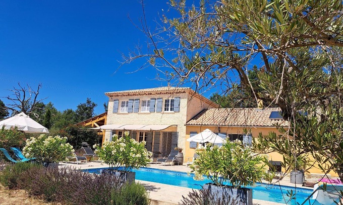 Simiane-la-Rotonde House | Holiday house Simiane la Rotonde for 1 - 9 persons with 4 bedrooms - Holiday house