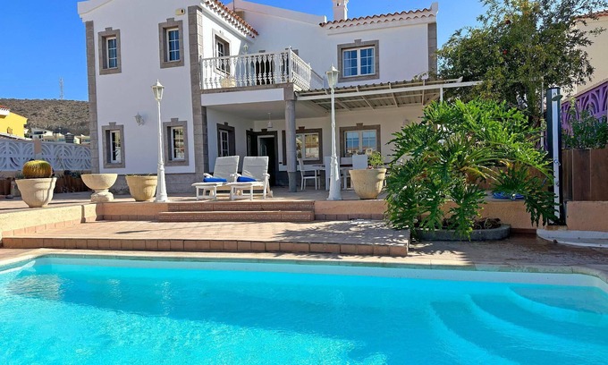Arguineguin House | Holiday house Arguineguin for 1 - 16 persons with 7 bedrooms - Holiday home