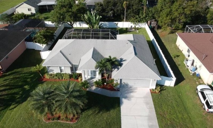 Trafalgar House | Holiday house Cape Coral for 1 - 6 persons with 3 bedrooms - Holiday home