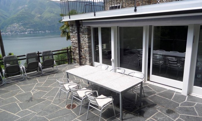 Caviano House | Holiday house Caviano for 1 - 6 persons with 3 bedrooms - Holiday house