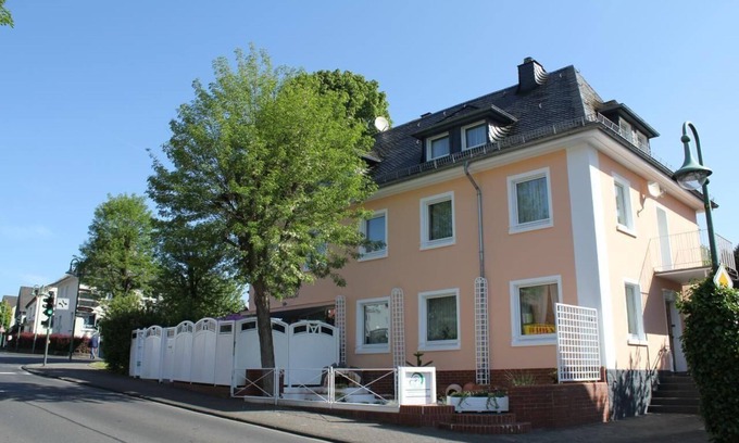 Daun House | Holiday house Daun (Stadt) for 1 - 14 persons with 6 bedrooms - Holiday home