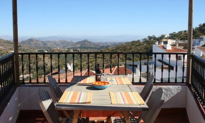 Guaro House | Holiday house Guaro for 1 - 4 persons with 2 bedrooms - Row house
