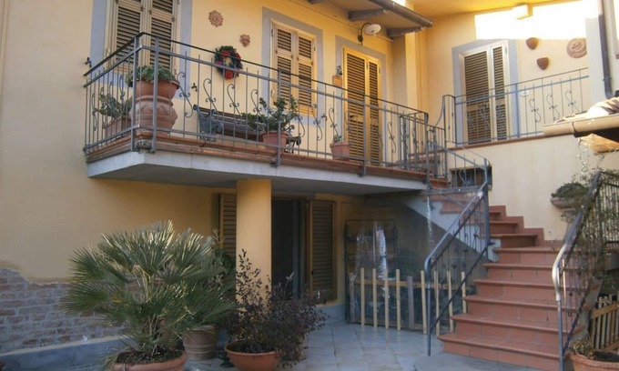 San Miniato Apartment | HOLIDAY HOUSE LA FARFALLA (1st Floor) Deep Tuscan Countryside