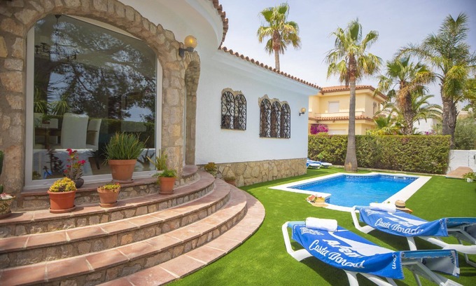 Miami Platja House | Holiday house Miami-Platja for 1 - 8 persons with 4 bedrooms - Holiday home