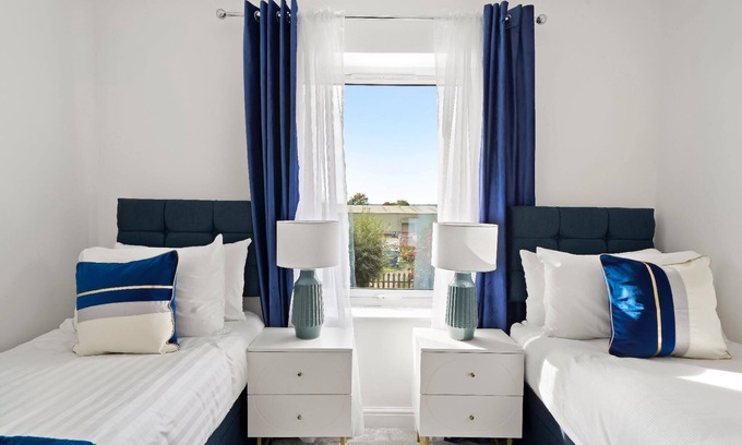 Sittingbourne House | Holiday house Murston for 1 - 7 persons with 3 bedrooms - Row house