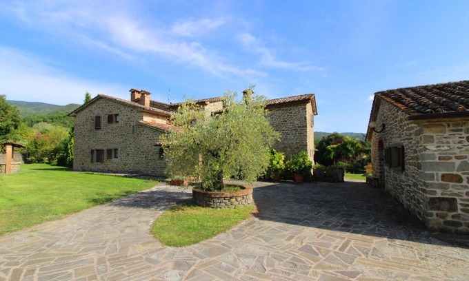 Subbiano House | Holiday house Subbiano for 1 - 10 persons with 5 bedrooms - Holiday home