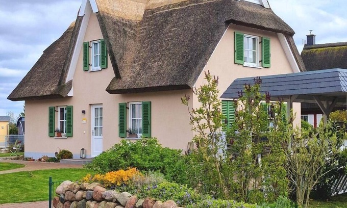 Ummanz House | Holiday house Ummanz for 1 - 6 persons with 3 bedrooms - Holiday home